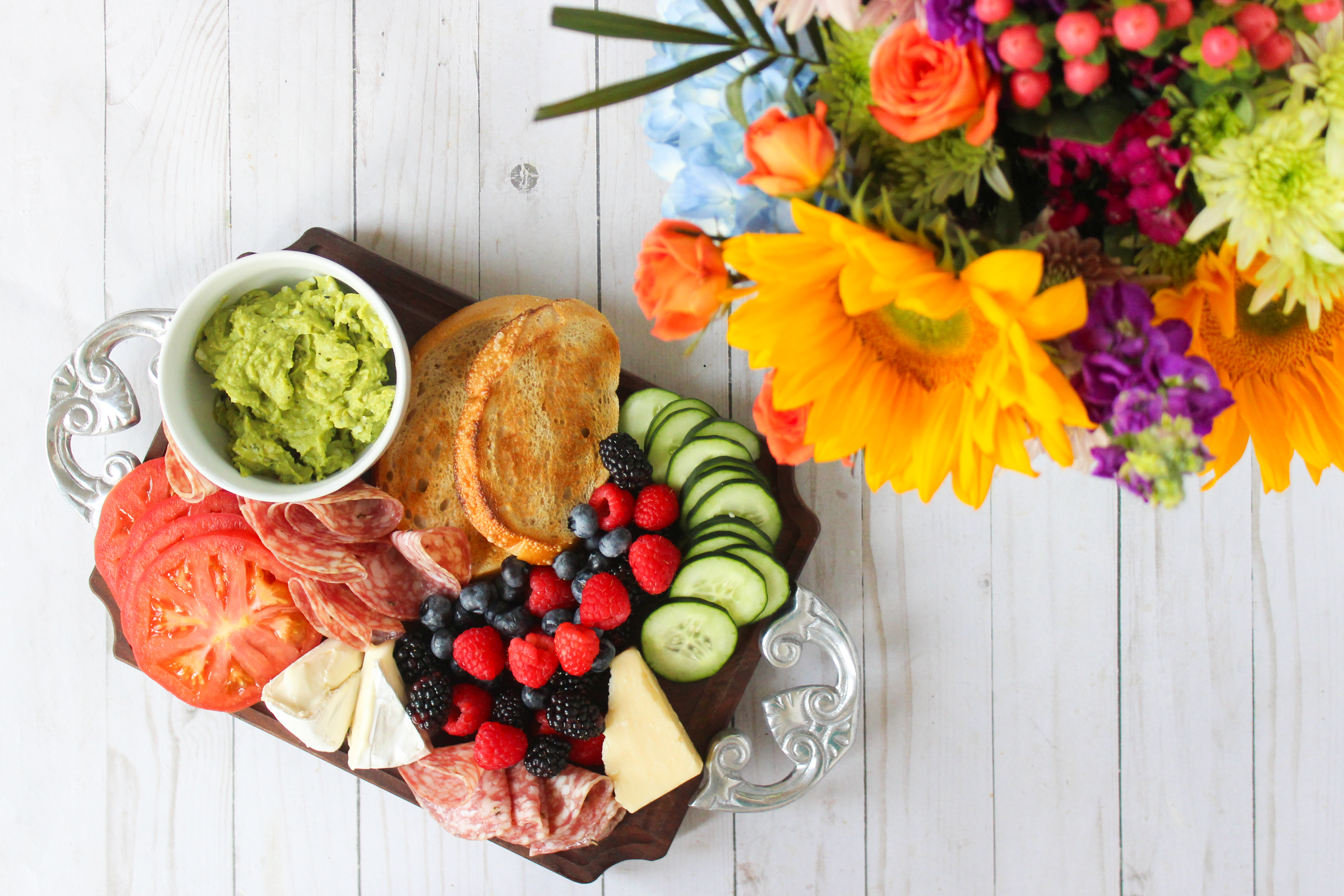 Breakfast and flowers 